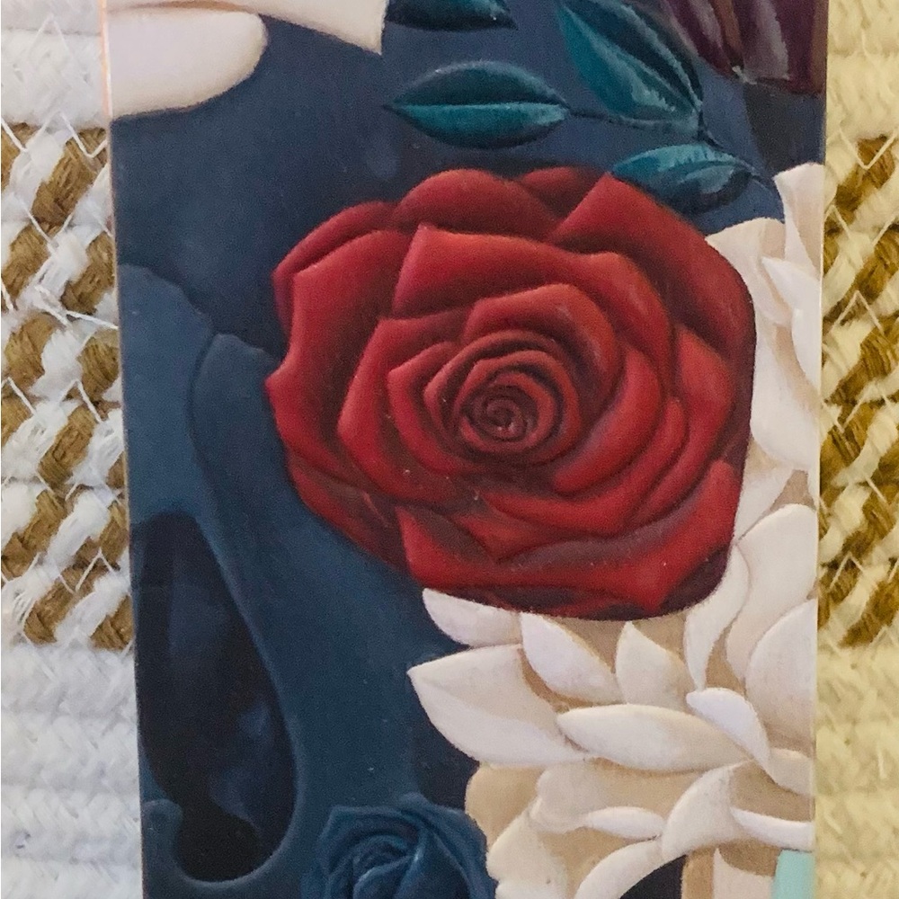 Melt Cosmetics Red and White Rose Wall Art, The Muerte Palette”